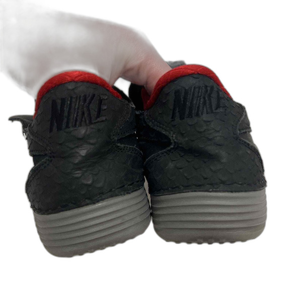 Men's Nike Solarsoft Woven Premium Moccasin Yeezy Size 11 586584-006 Black Snake - Picture 4 of 7